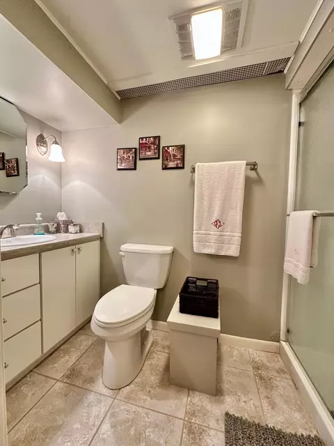 Bath - 638 3rd St, Tracy, MN 56175 photo 4 of 4