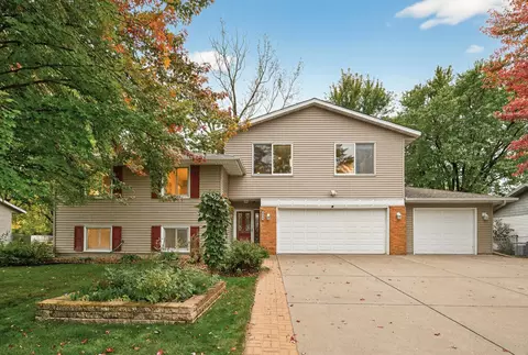 834 Fireside Dr, Apple Valley, MN 55124