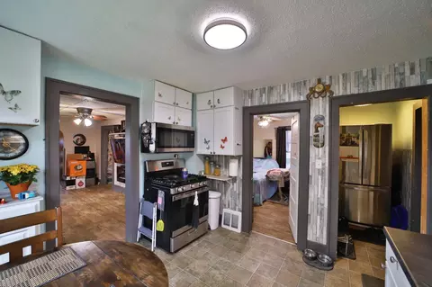 Entry Way - 1324 Mill Ave, Brainerd, MN 56401 photo 1 of 3