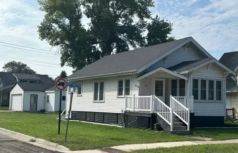190 6th St, Dawson, MN 56232