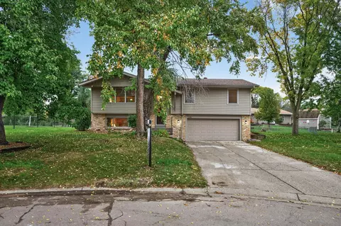 14728 Dory Ct, Apple Valley, MN 55124