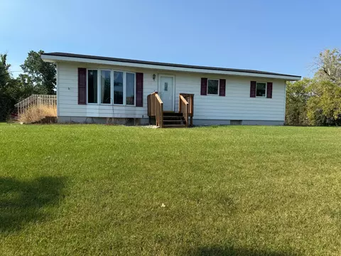 110 E Stokes Ave, Badger, MN 56714