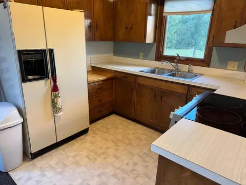 110 E Stokes Ave, Badger, MN 56714 photo 5
