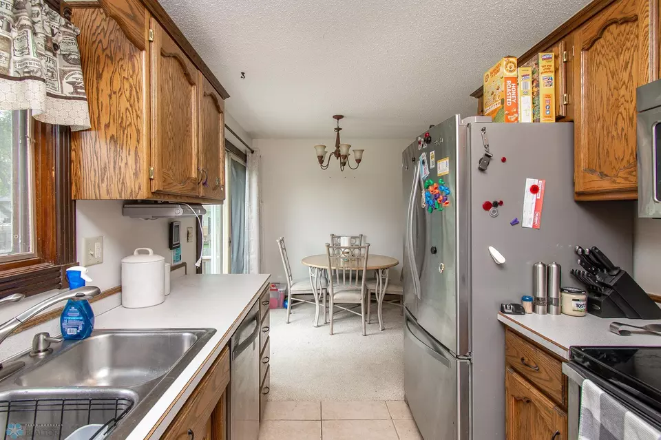 Kitchen - 408 Sheyenne Dr, Horace, ND 58047 photo 4 of 6