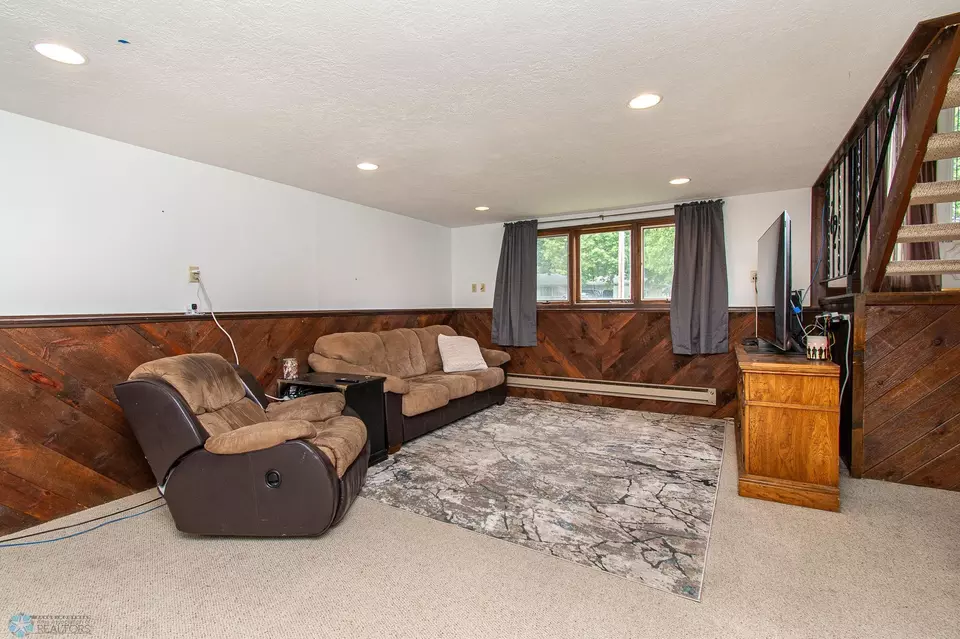 Living - 408 Sheyenne Dr, Horace, ND 58047 photo 5 of 6