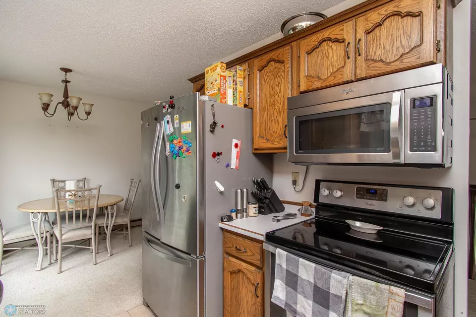 Kitchen - 408 Sheyenne Dr, Horace, ND 58047 photo 5 of 6