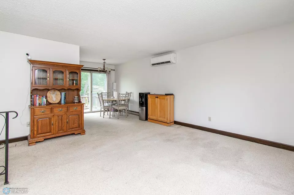 Living - 408 Sheyenne Dr, Horace, ND 58047 photo 3 of 6