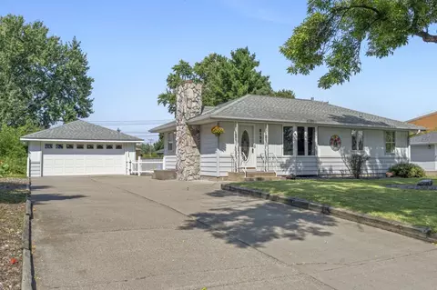 8196 Grange Blvd, Cottage Grove, MN 55016
