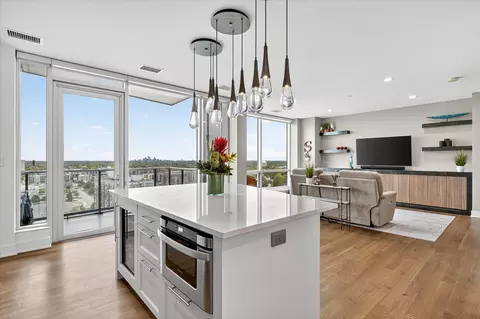 3209 Galleria #1406, Edina, MN 55435