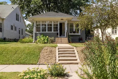 1095 Cherokee Ave, West Saint Paul, MN 55118