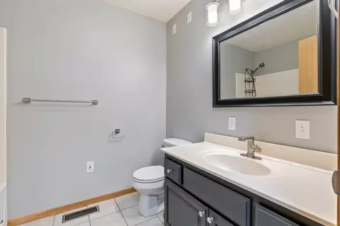Bath - 6285 Clearwater Rd, Baxter, MN 56425 photo 2 of 2