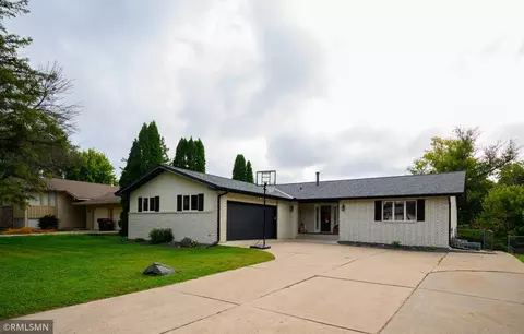 1940 Barclay St, Maplewood, MN 55109