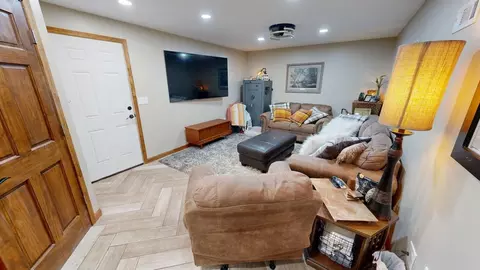 Living - 3091 77th Ave NE, Willmar, MN 56201 photo 4 of 4