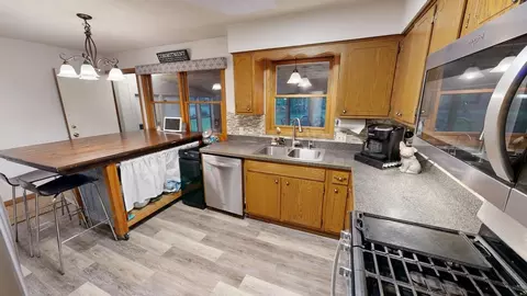 Kitchen - 3091 77th Ave NE, Willmar, MN 56201 photo 3 of 4