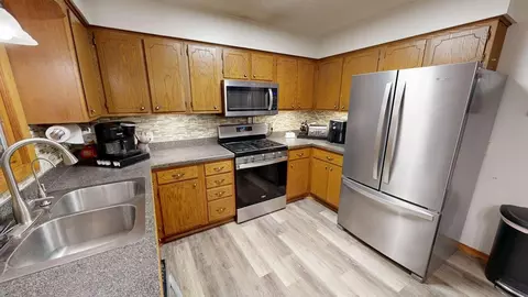 Kitchen - 3091 77th Ave NE, Willmar, MN 56201 photo 4 of 4