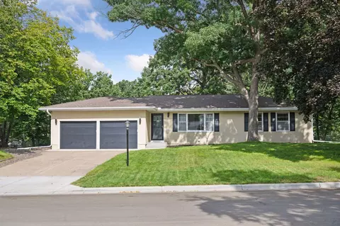 7180 Windgate Rd, Woodbury, MN 55125
