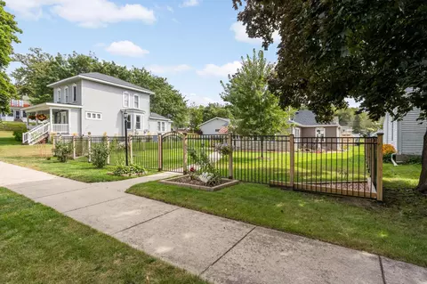107 Mill St W, Cannon Falls, MN 55009