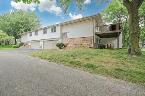 629 E 143rd St, Burnsville, MN 55337