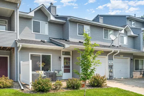 577 Woodduck Dr #J, Woodbury, MN 55125
