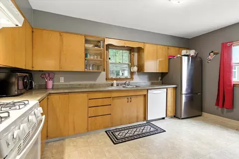 Kitchen - 11159 Steamboat Loop NW, Walker, MN 56484 photo 2 of 2
