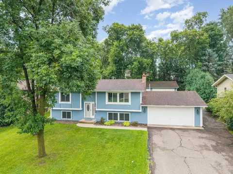 6907 Crest Dr, Maple Grove, MN 55311