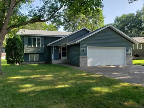 715 10 12 St N, Sauk Rapids, MN 56379