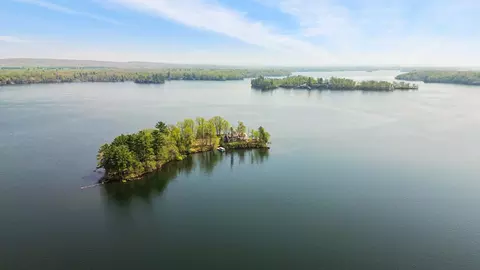 1 Knapp Is, Birchwood, WI 54817