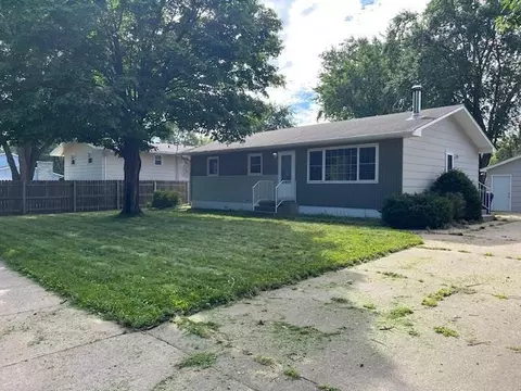 1304 13th St N, Saint Cloud, MN 56303