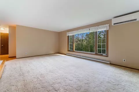 Living - 1020 Redbud St, Duluth, MN 55811 photo 1 of 1
