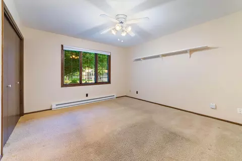Bedroom - 1020 Redbud St, Duluth, MN 55811 photo 2 of 4