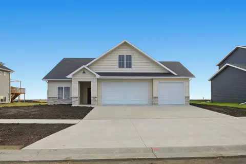 8516 61st St S, Horace, ND 58047