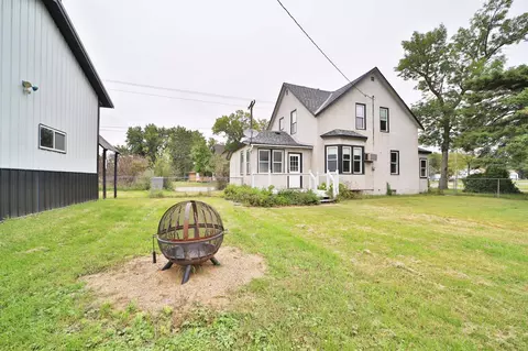300 4th St SW, Little Falls, MN 56345