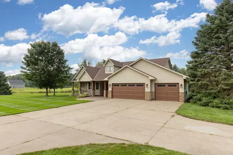 21570 Nightingale St NW, Cedar, MN 55011