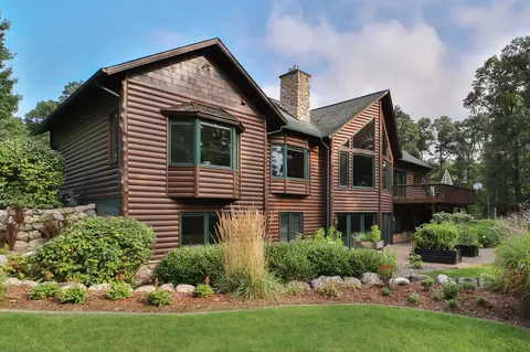 11212 Leewood Ln, East Gull Lake, MN 56401