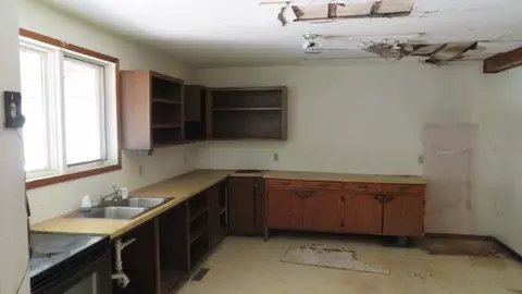 Kitchen - 712 5th Ave SE, Saint Cloud, MN 56304 photo 2 of 4