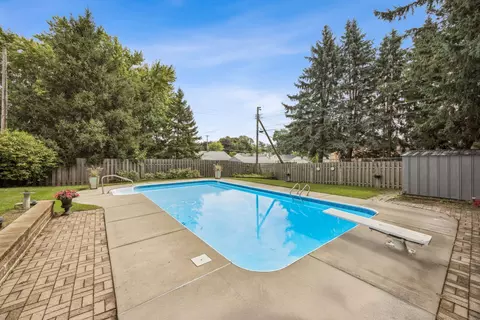560 California Ave E, Saint Paul, MN 55130