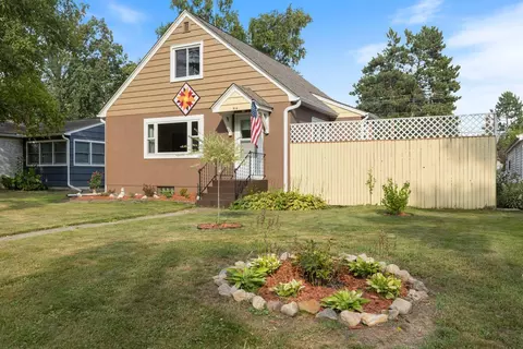 914 NW 3rd Ave, Grand Rapids, MN 55744