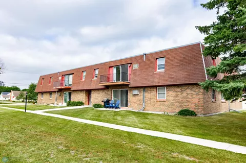 131 8th Ave SE #7, Mayville, ND 58257