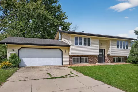 13 8th Ave NW, Kasson, MN 55944