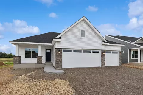 7882 41st St N, Oakdale, MN 55128