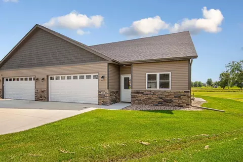 611 Northwood Pl, Janesville, MN 56048