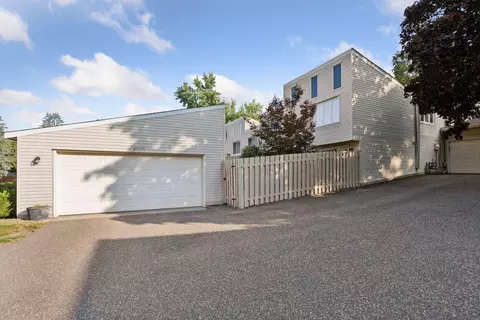5673 W Bavarian Pass, Fridley, MN 55432