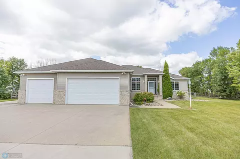 5209 73rd St S, Horace, ND 58047