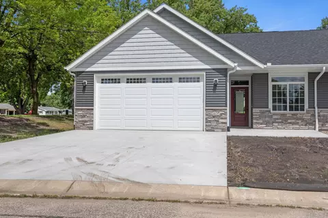 405 Kottke Ct SE, Hutchinson, MN 55350
