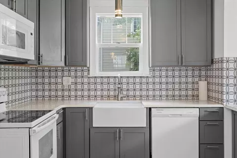 Kitchen - 605 4th Ave SW, Austin, MN 55912 photo 3 of 3
