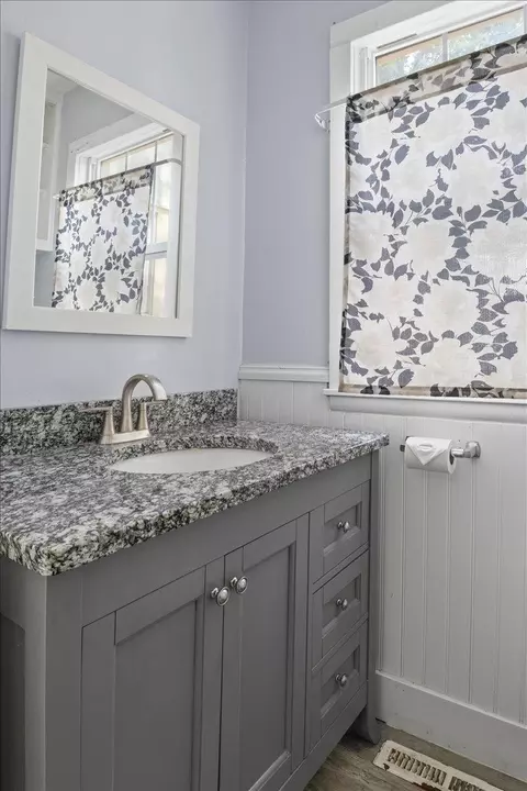Bath - 605 4th Ave SW, Austin, MN 55912 photo 1 of 3