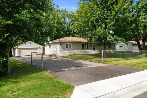 9910 Norway St NW, Coon Rapids, MN 55433