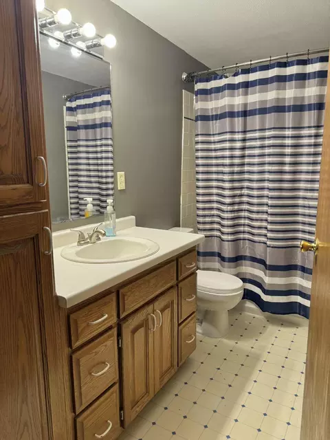 Bath - 2817 Stearns Way, Saint Cloud, MN 56303 photo 2 of 2