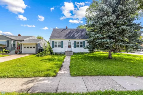 1401 7th St N, Fargo, ND 58102