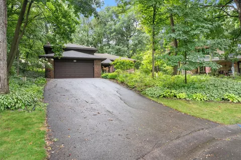 9530 Risewood Cir, Eden Prairie, MN 55347